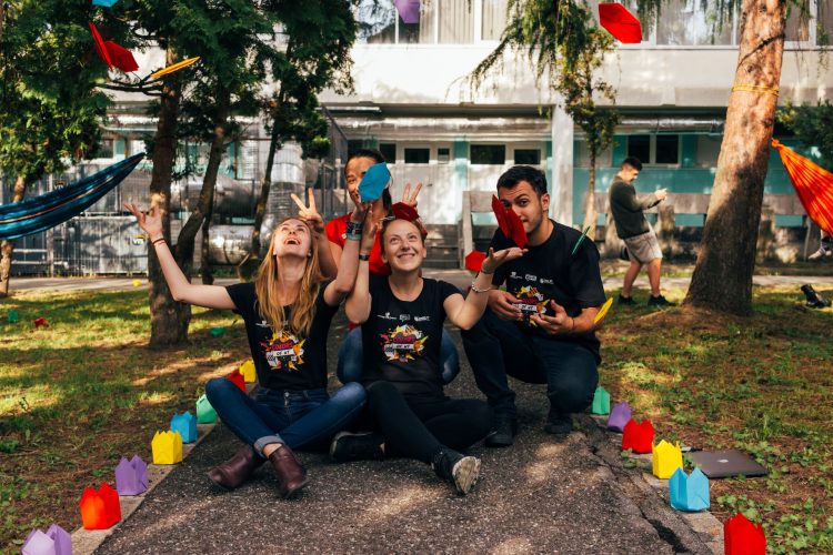 Waarom werken met een groep vrijwilligers soms ook kan “botsen”