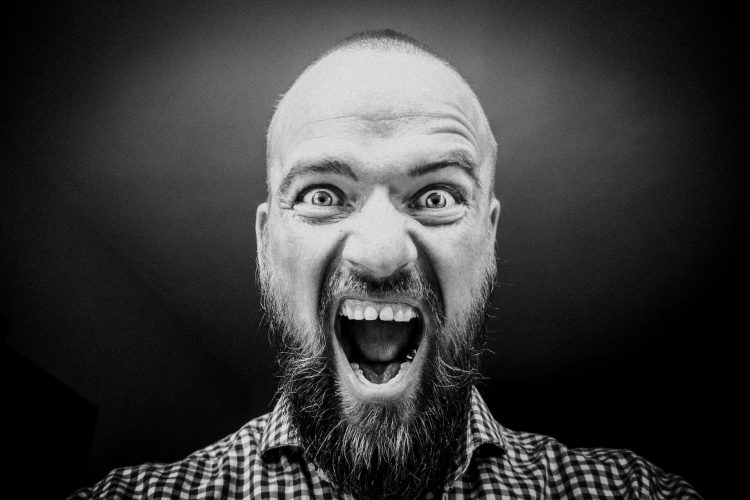 Hoe Verbindende Communicatie ons kan helpen in het omgaan met agressief gedrag